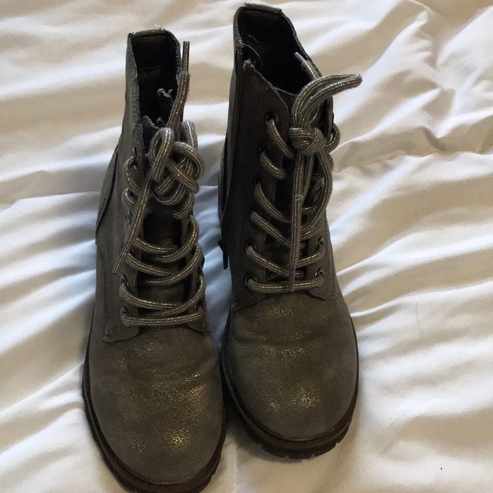 Girls silver boots